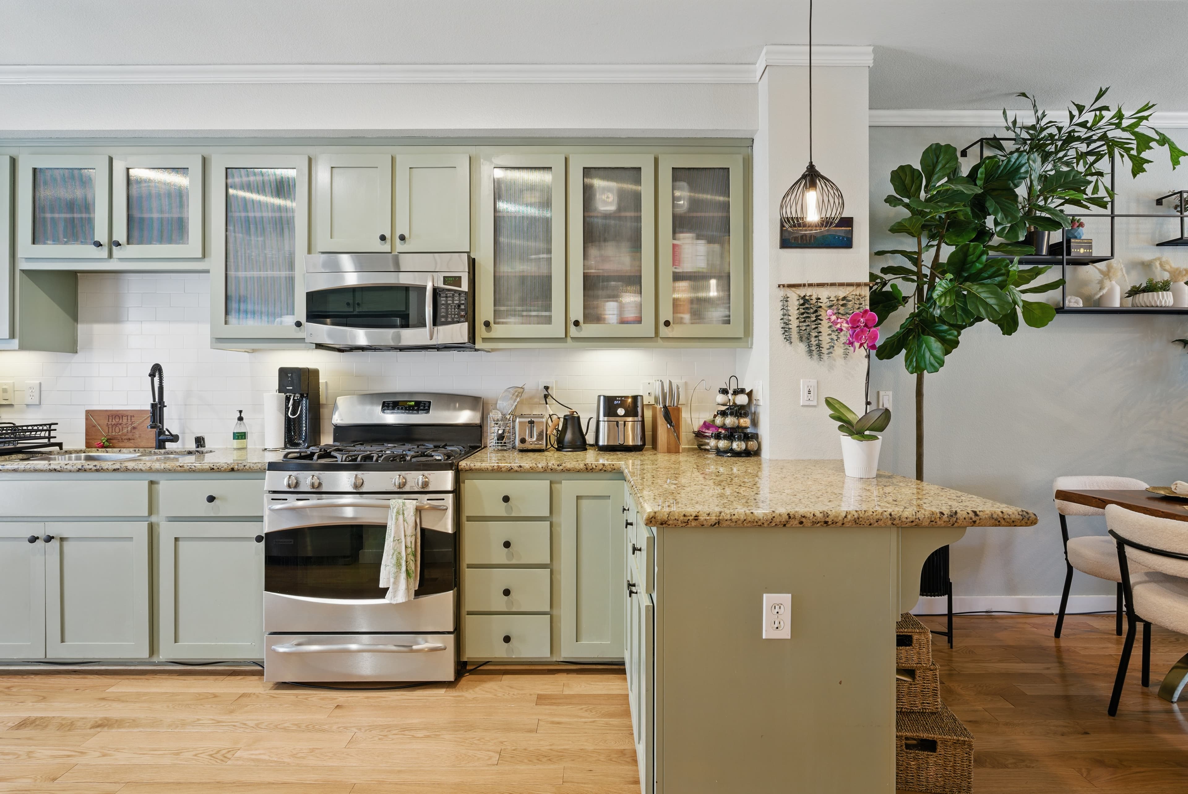 Trilevel Condo in West Oakland 4