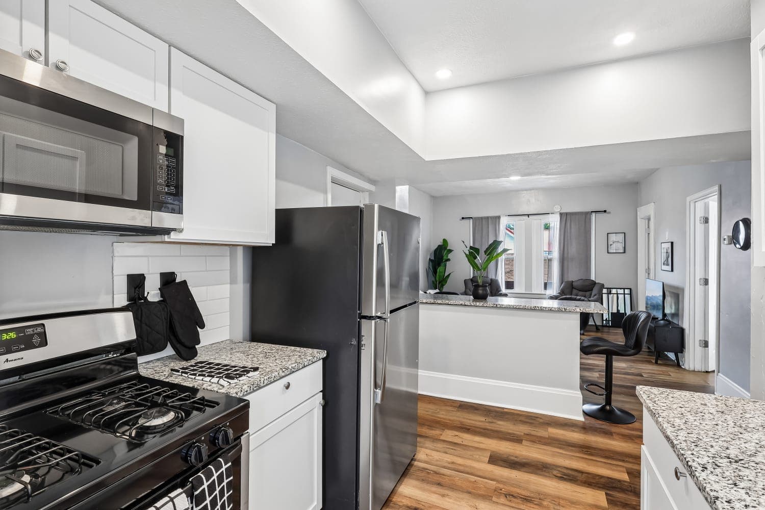 Furnished 3BR Near Hospitals 4