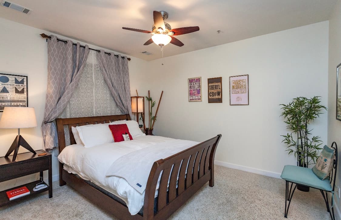 Beautiful, clean, top corner condo! 3