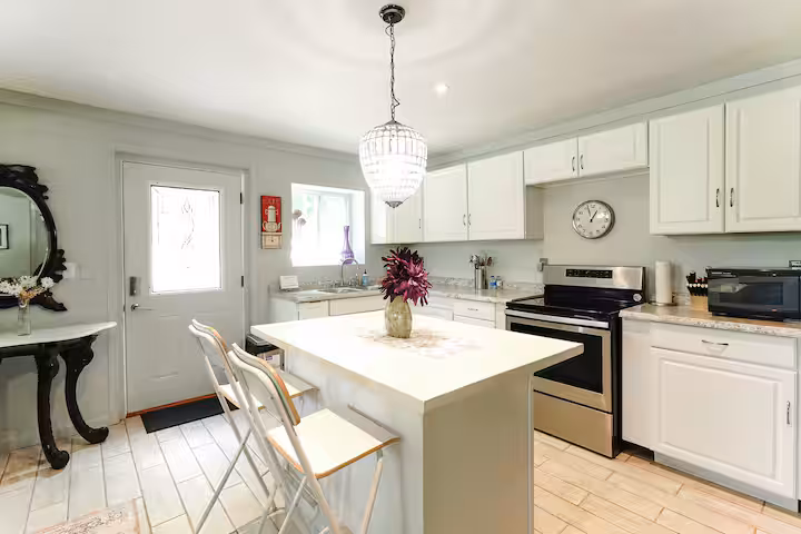 Local Life in Carmel | Apartment 3