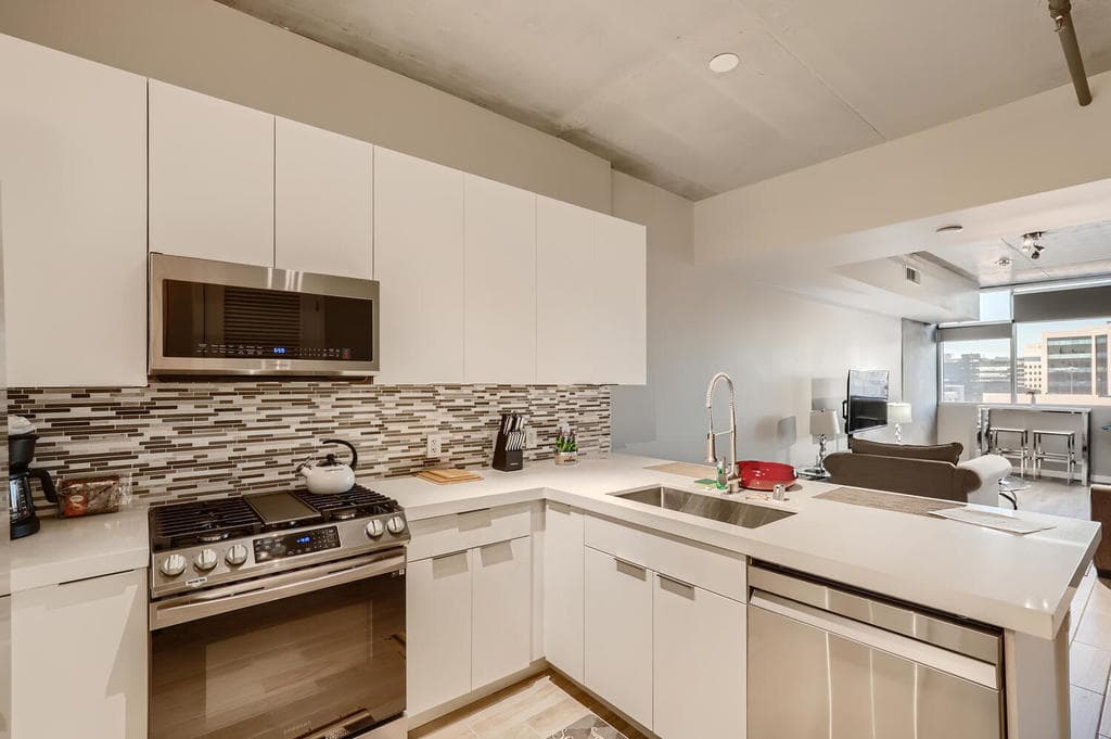 Juhl High Rise Studio 2