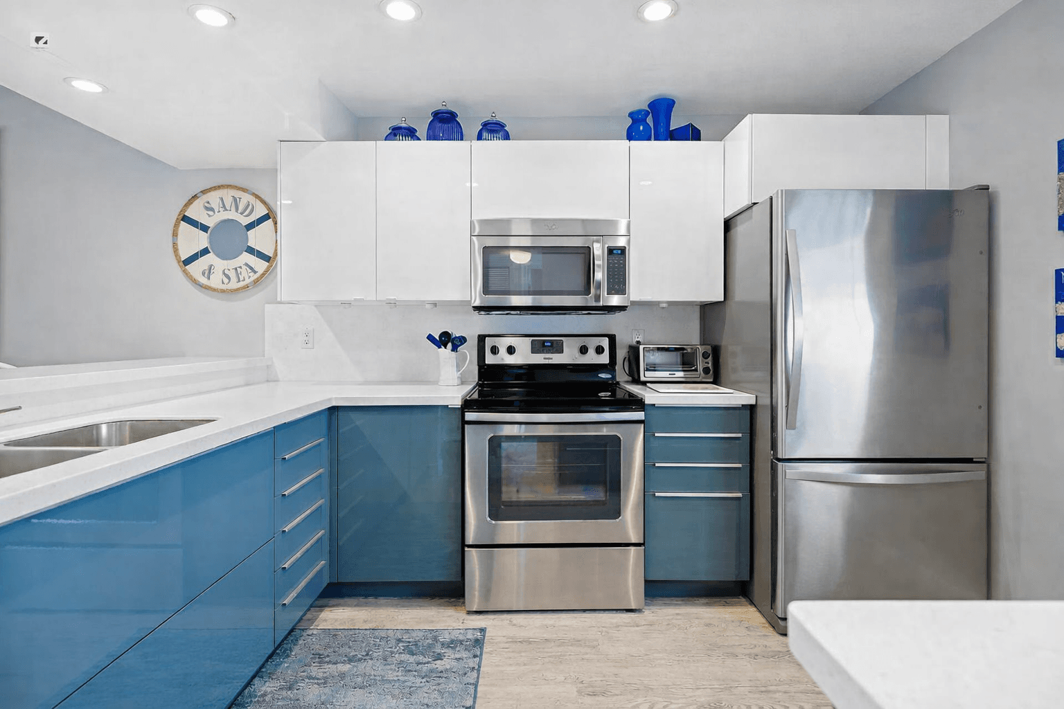 Coastal Venice Furnished Condo 3