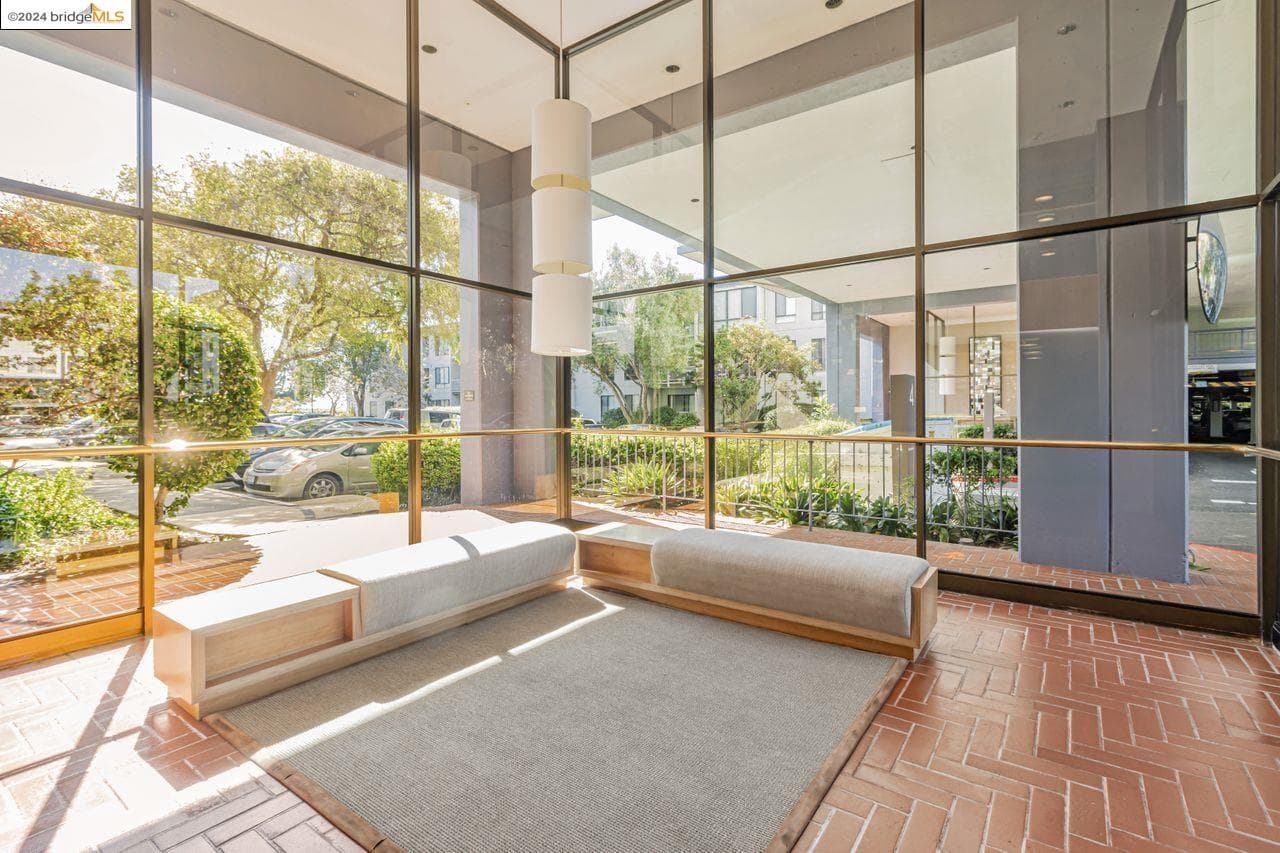 Sun drenched condo on the SF Bay