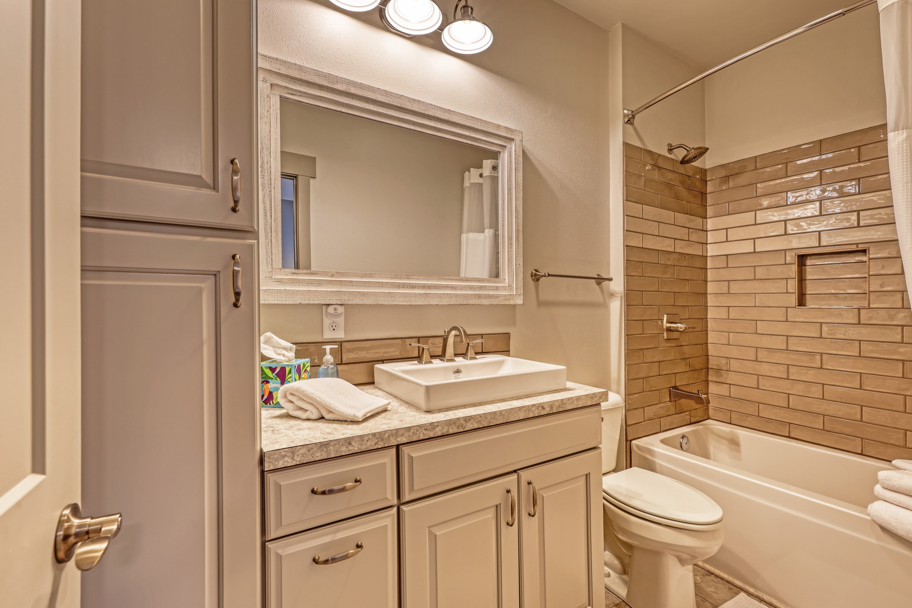 Rockerville 1BR Condo New! 3