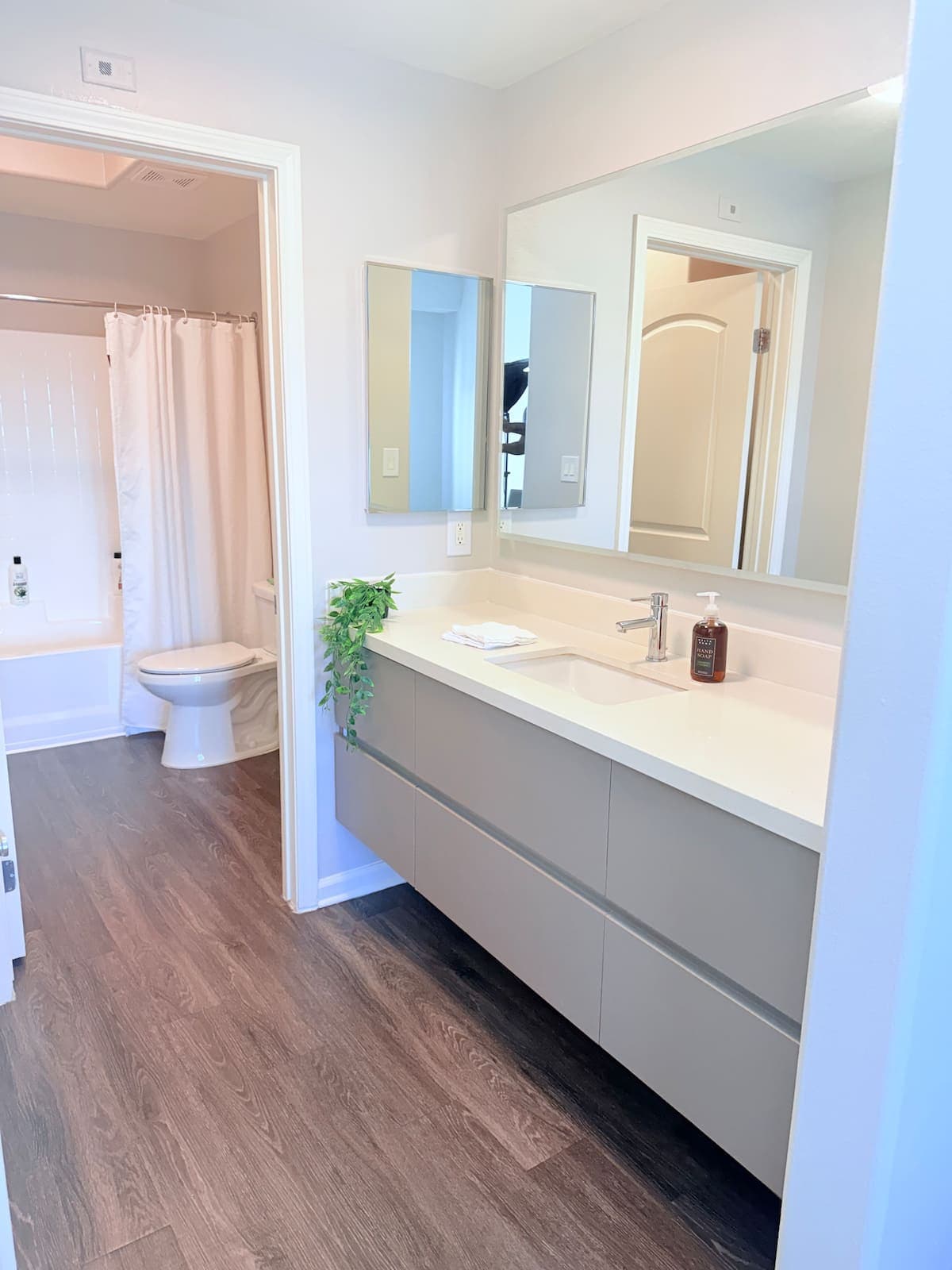 2BD/2BA ON WILSHIRE BOULEVARD 2