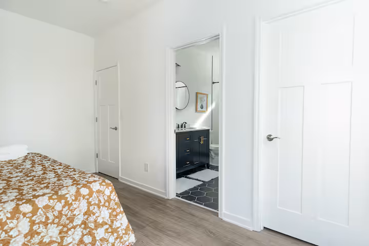 Pet-Friendly, Near Downtown 4