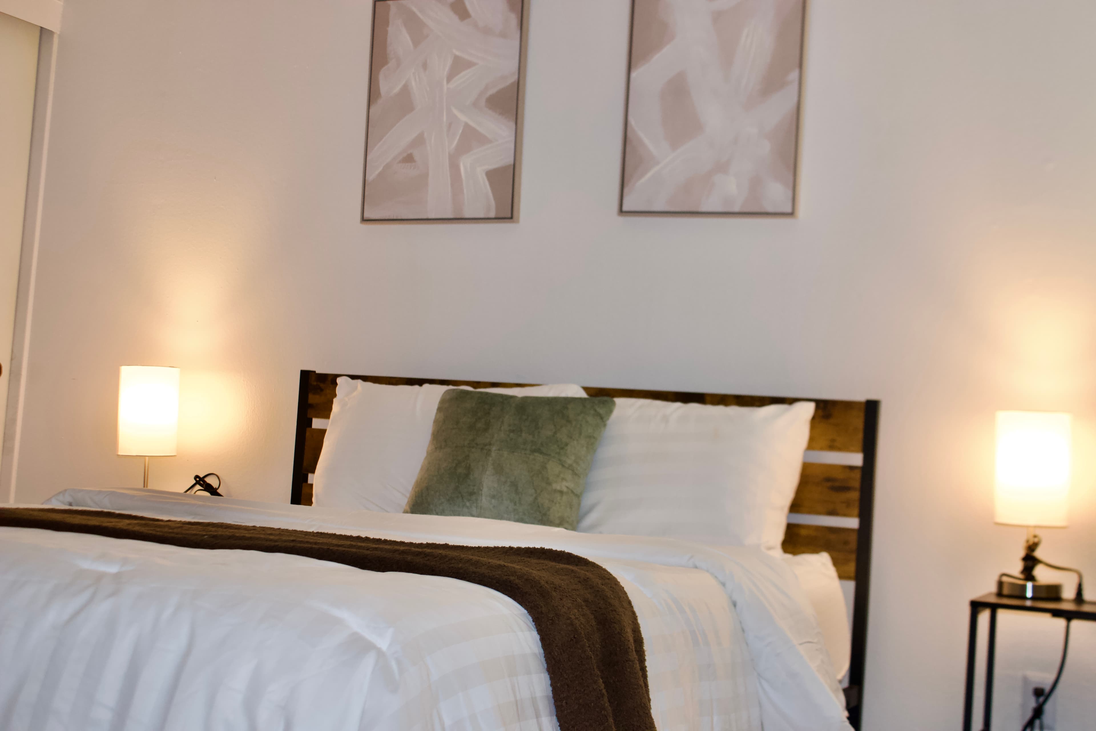 Comfortable Furnished Home Near UCR 4