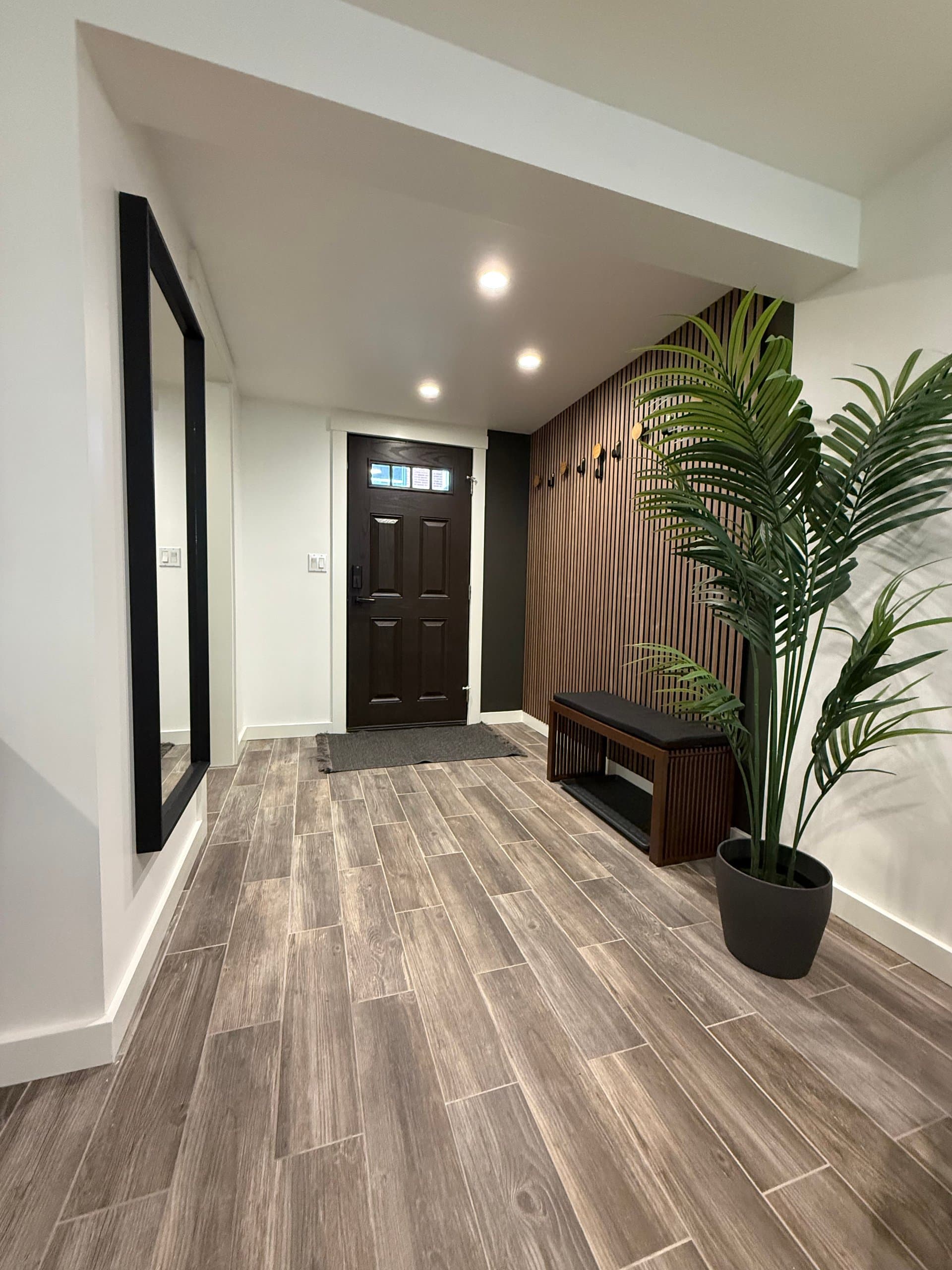 Private 2BR unit W/Dedicated Office 3