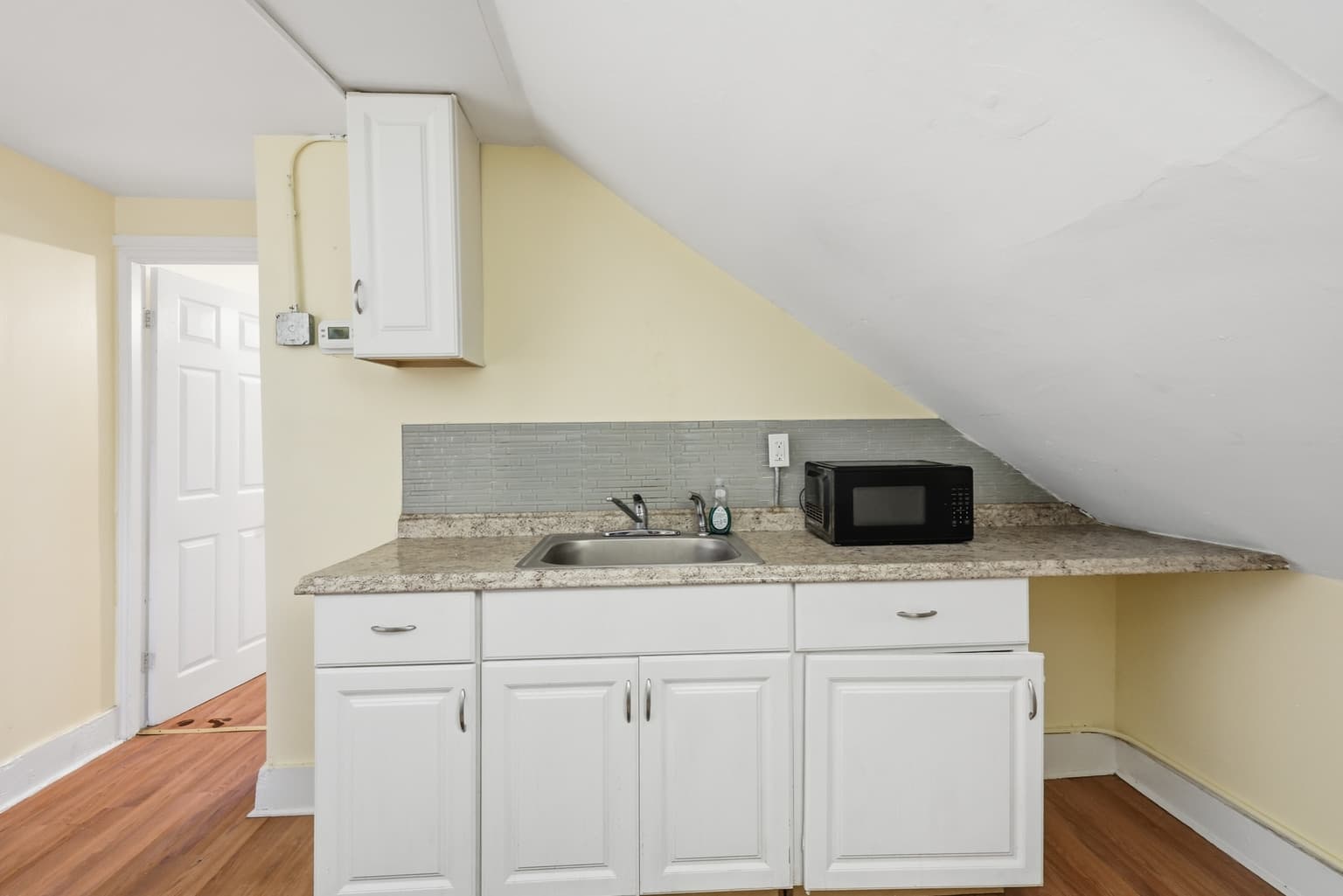 Great apt in a desirable location 5