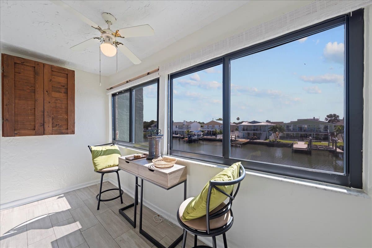 Beautiful Waterfront 8 minutes walk 2