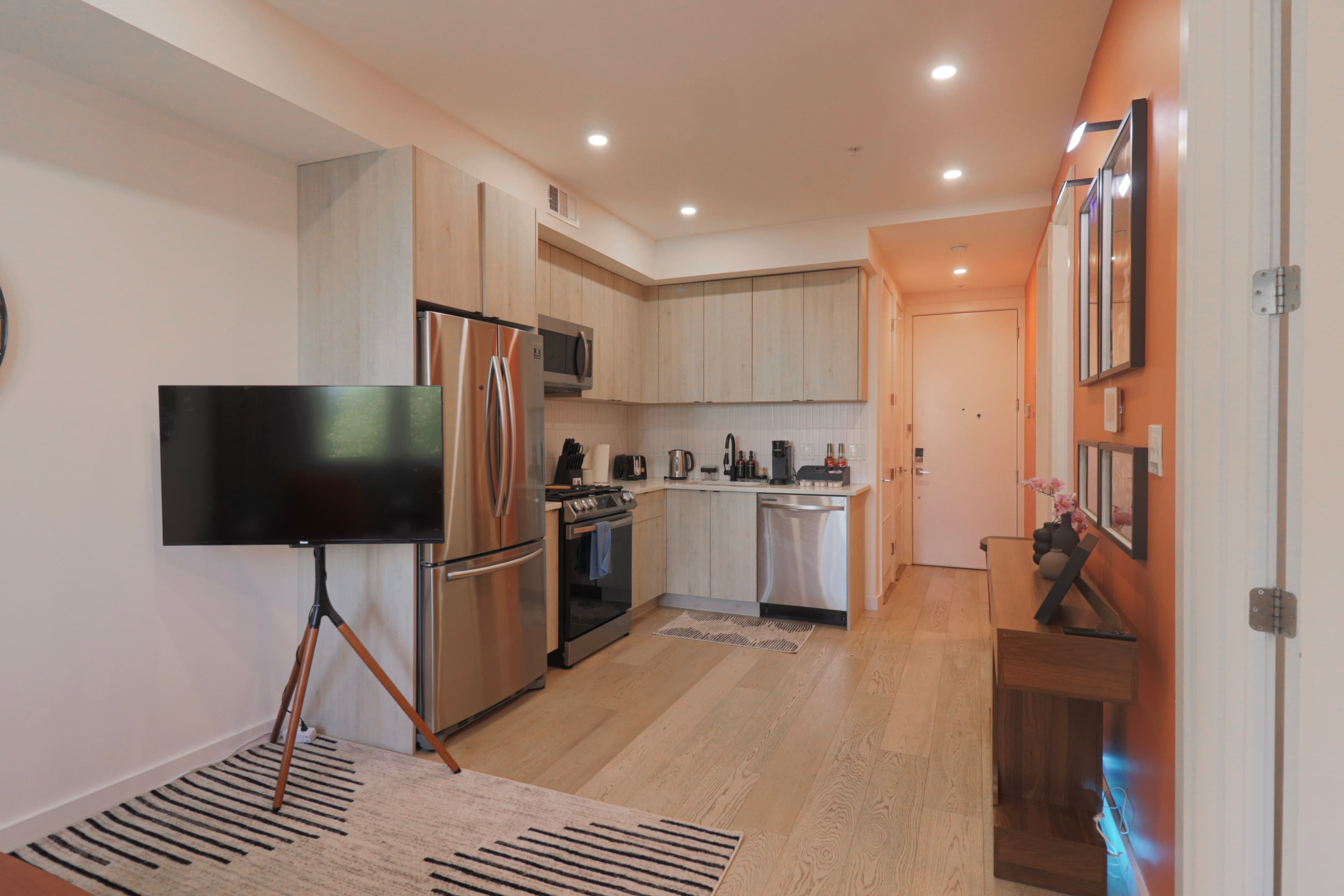 UT 7: Stylish 2BR In Heart of DC 