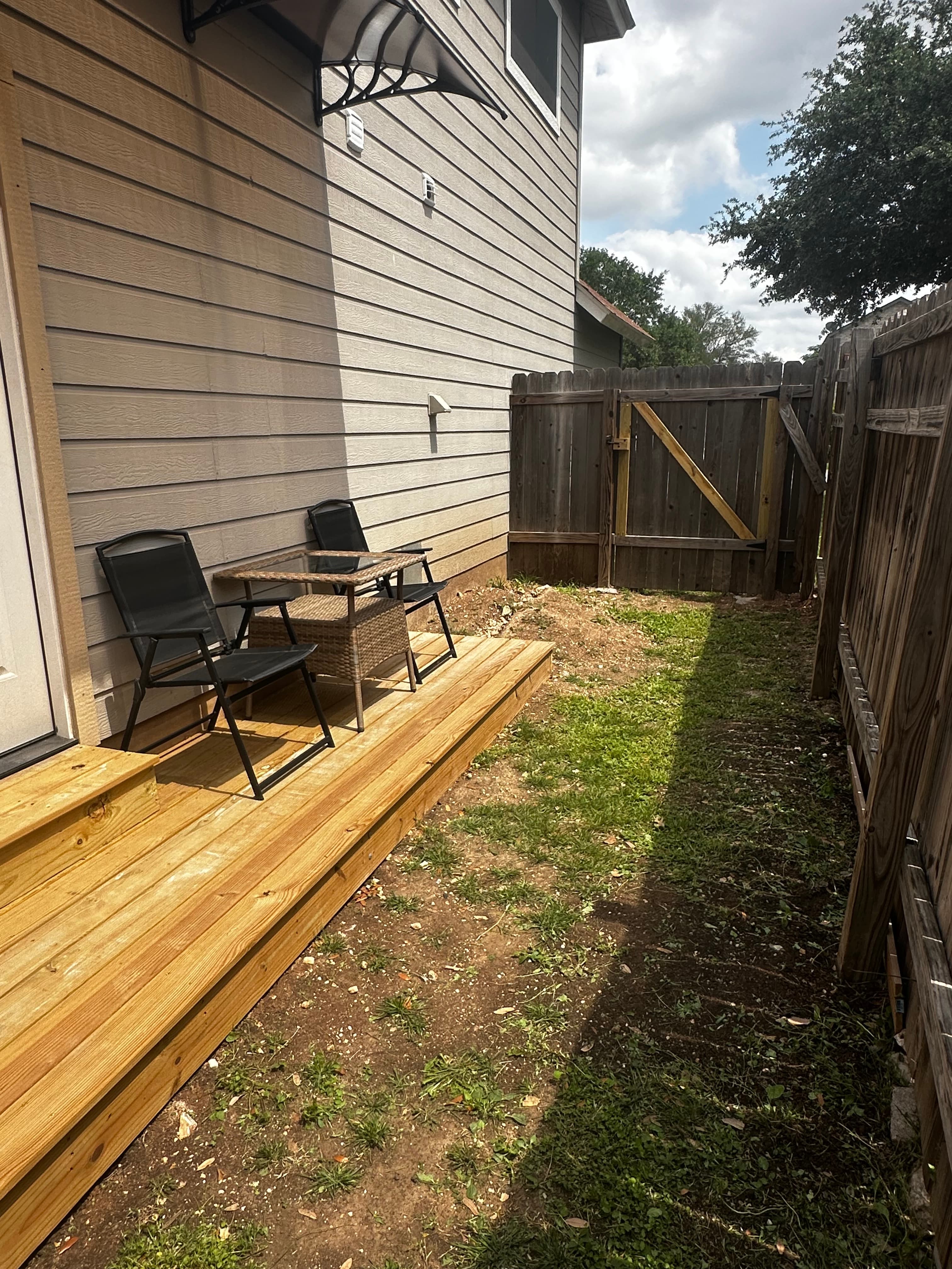 Studio apartment with private deck  3