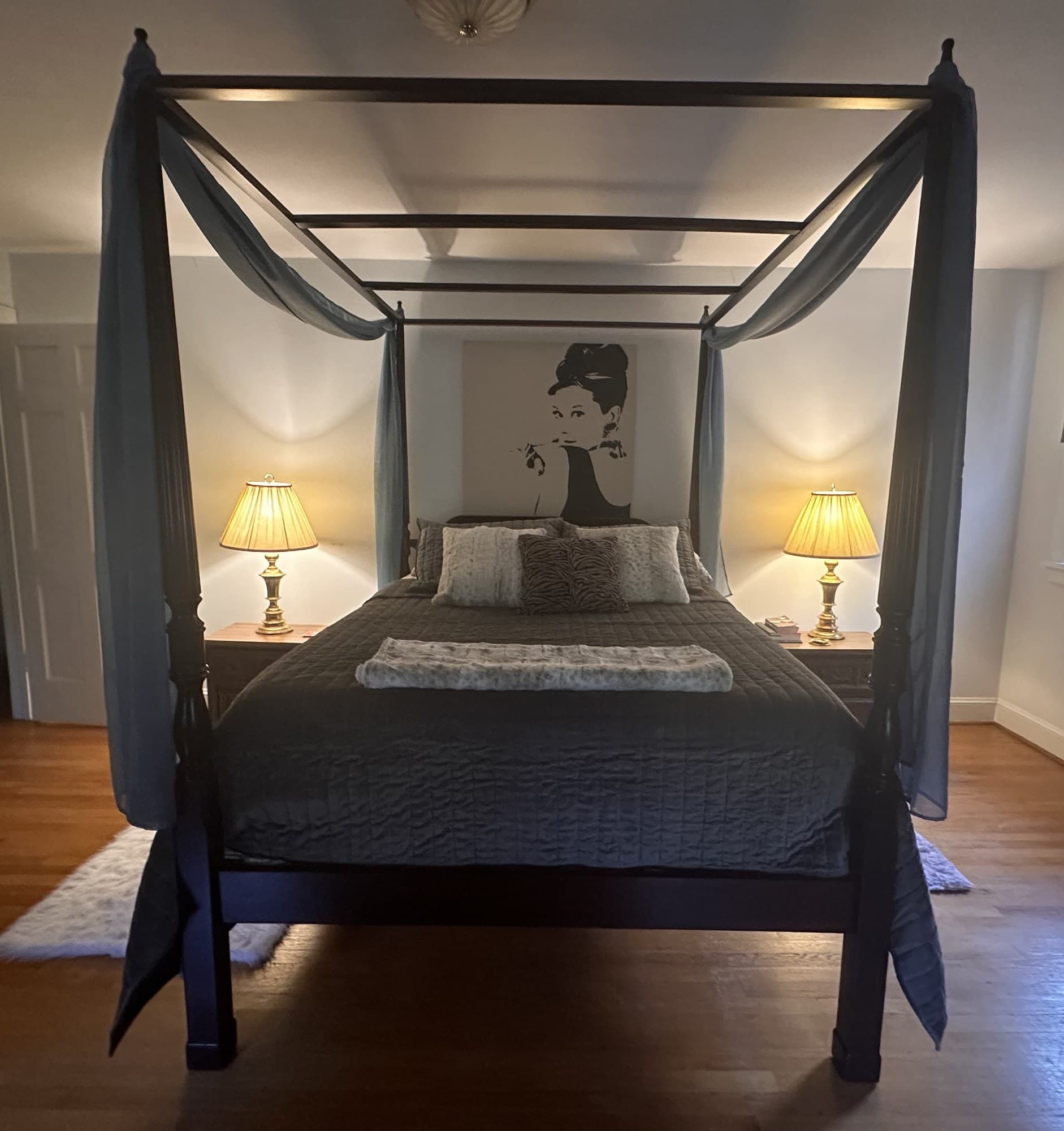 Master Suite, Private Bath & Gym 2