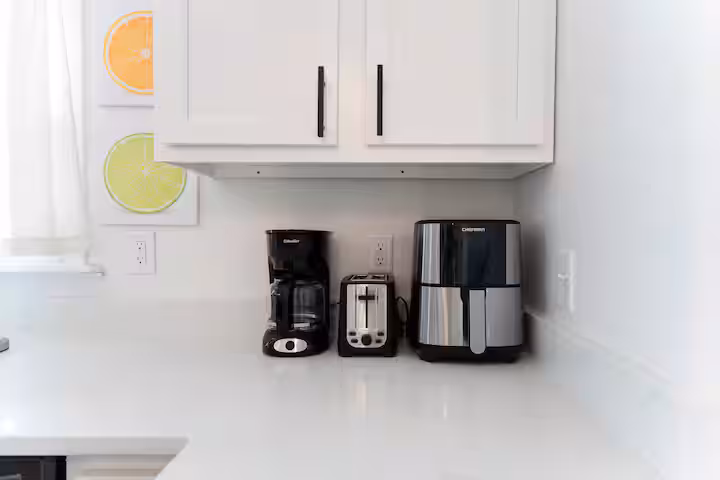 Work & Relax | Private Rm + Fridge 5