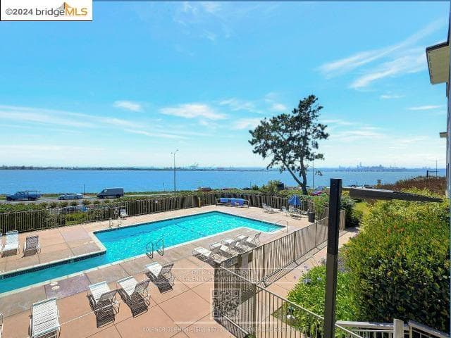 Sun drenched condo on the SF Bay 5