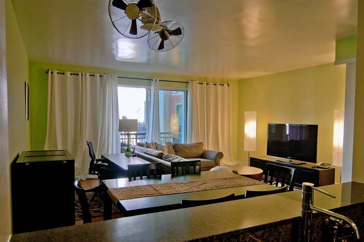SUPERB 1 BED/ 1 BATH APARTMENT 2