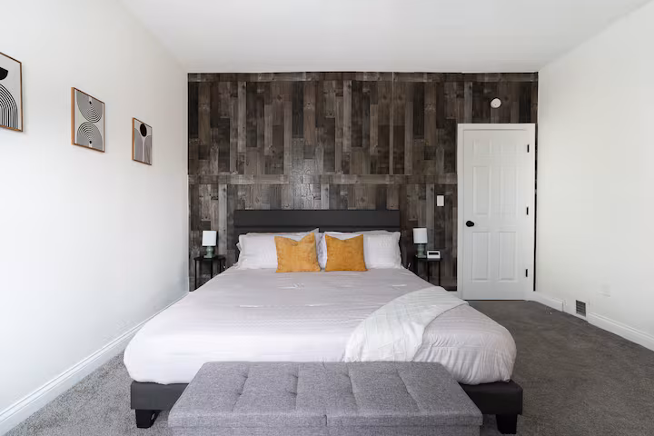 Private Rm, Minutes from Downtown! 2