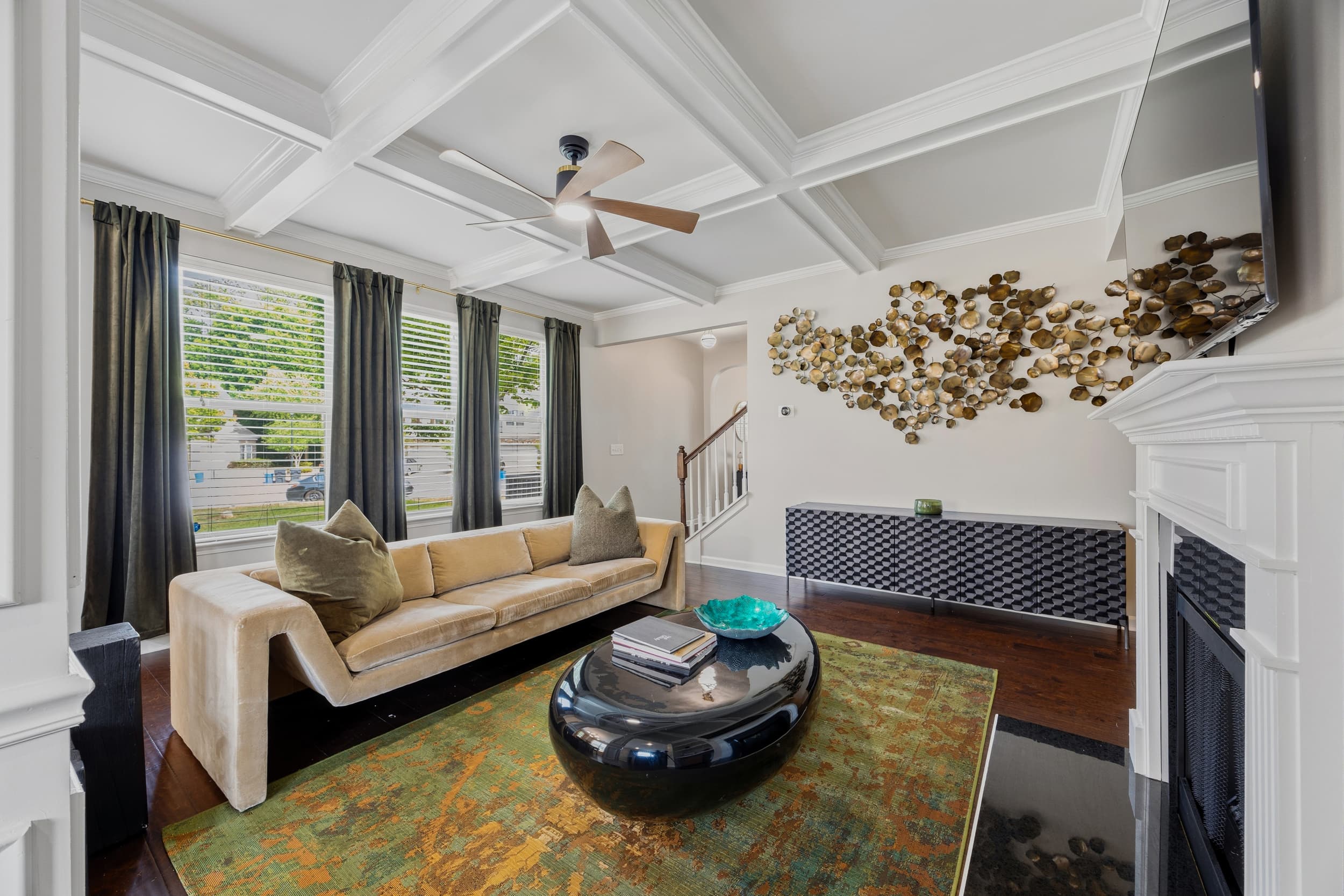 Modern Tailored Townhome with Loft  2
