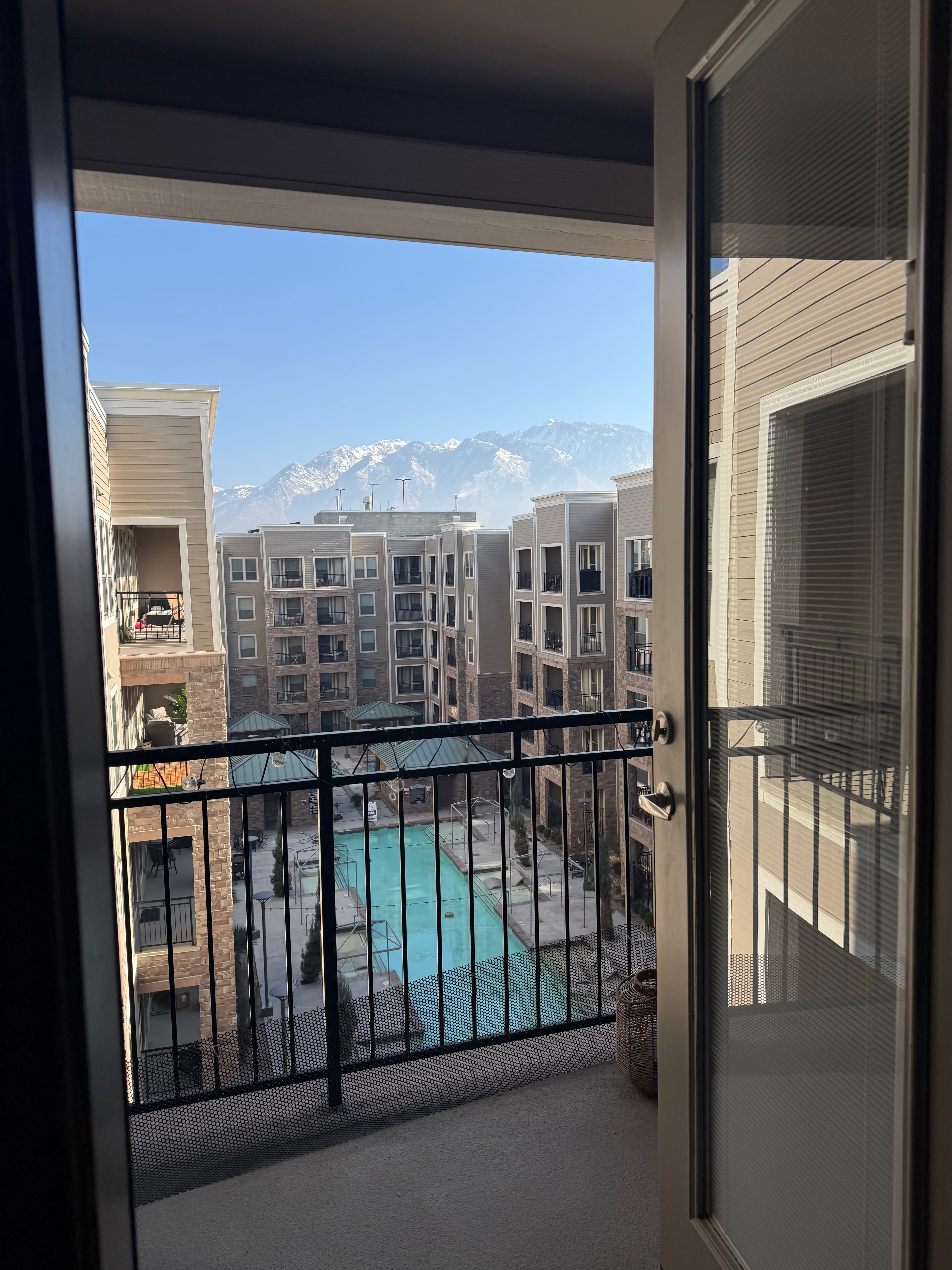 Rocky Mountain Views Apartment 