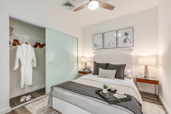 SPACIOUS 1 BEDROOM / 1 BATH APT 2