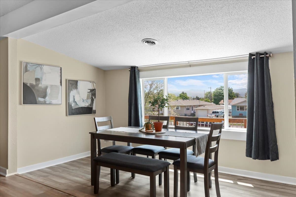 Upper-Level 3BR Near Hospitals & Re 2