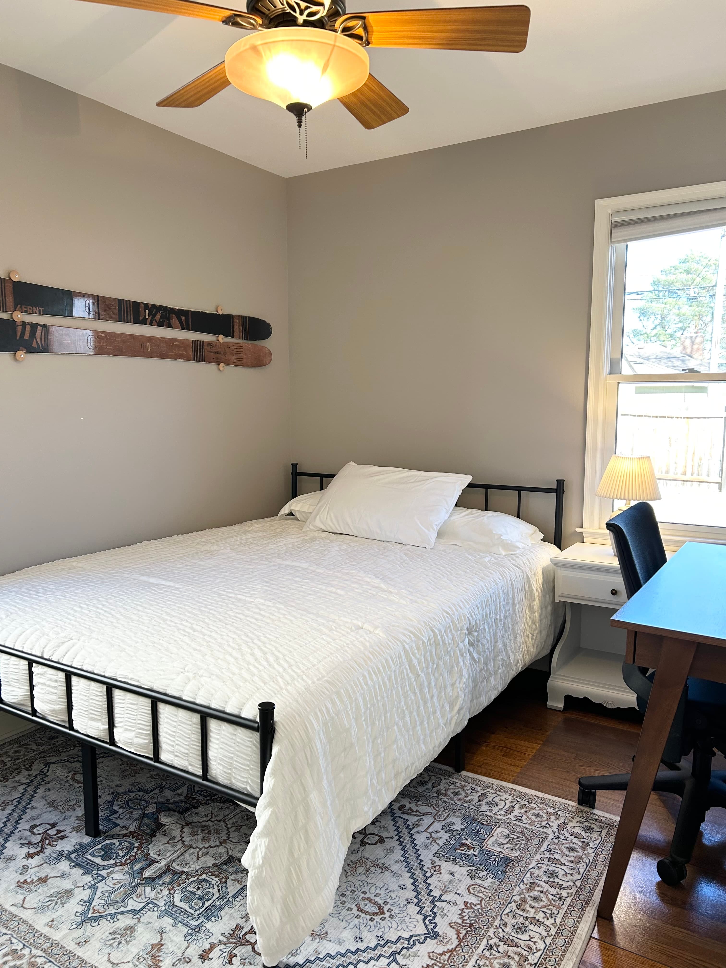 4BD/2BA Home - Fenced Yard 3