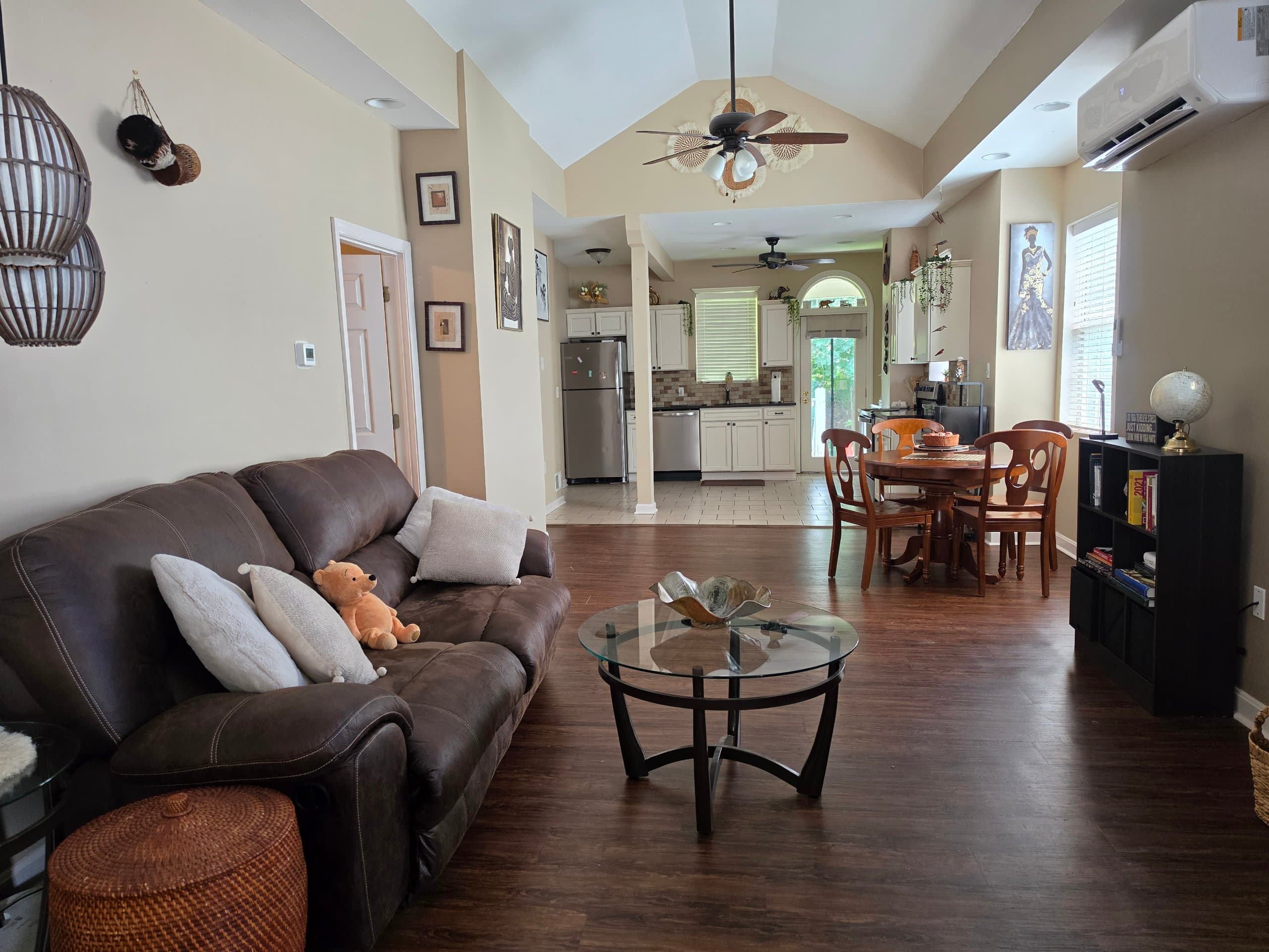 Bright & Airy 2BR | 2 Patios 3