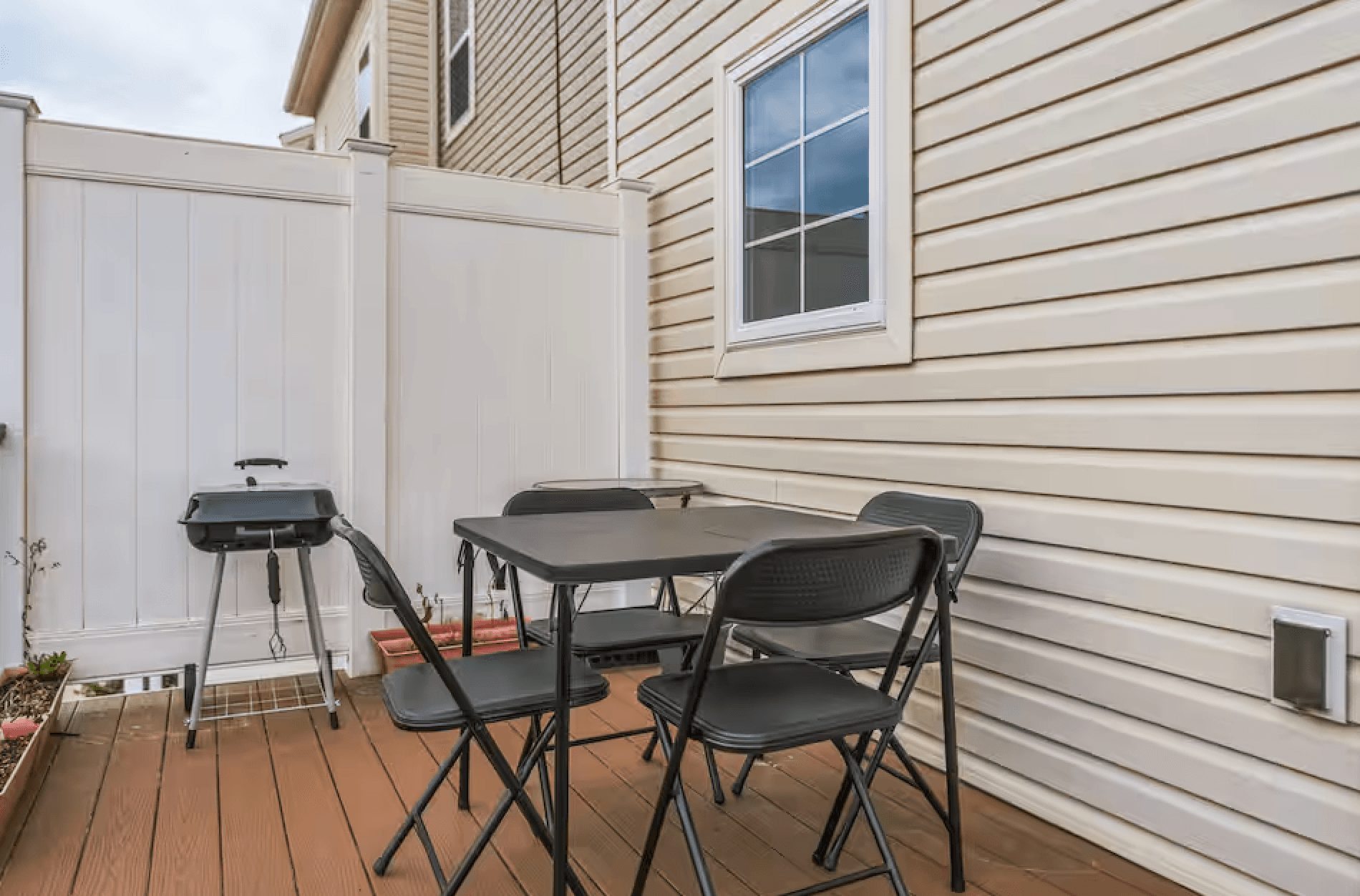 Central Elkridge Family Townhouse

 5