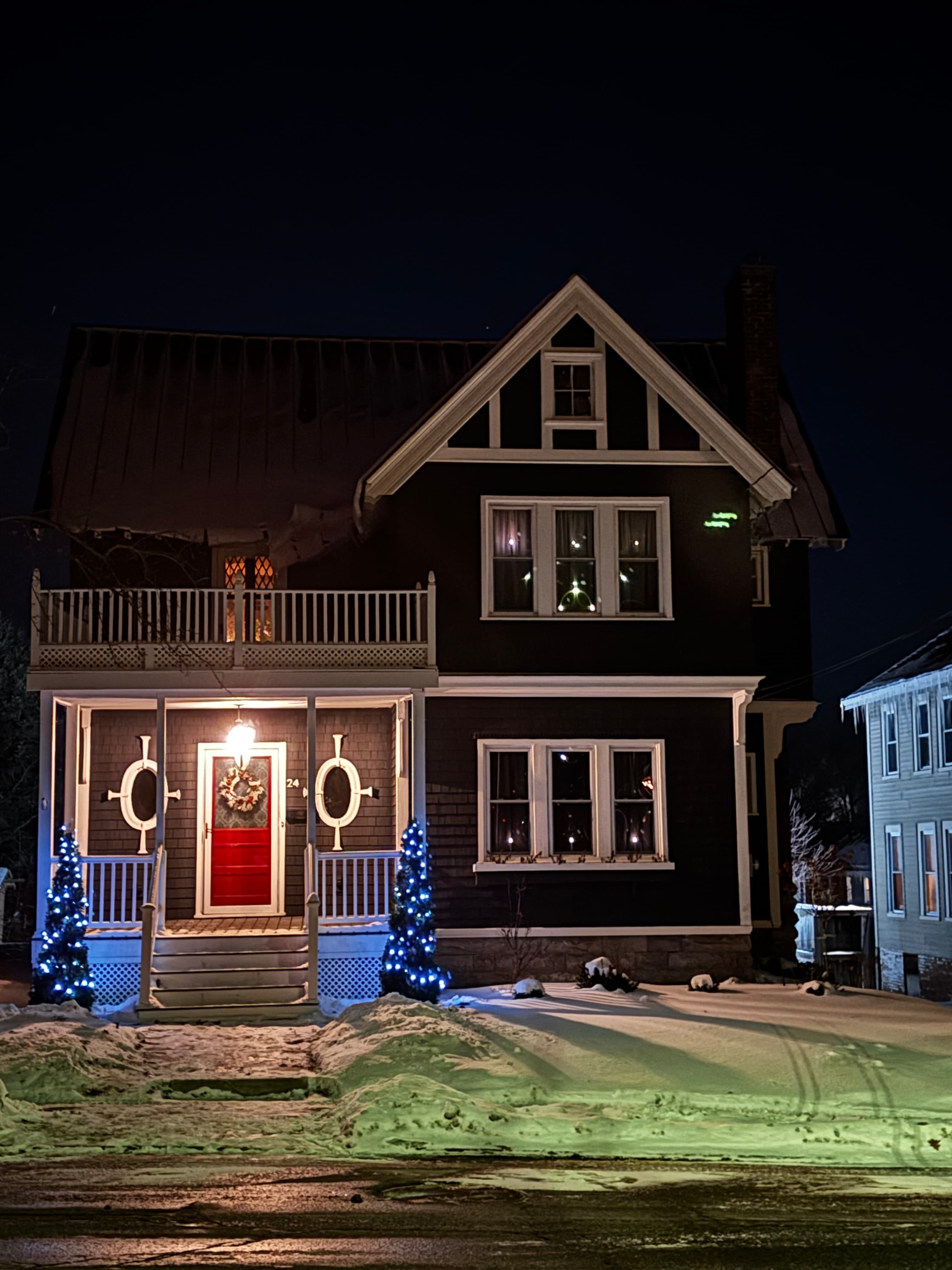 Walkable downtown Victorian