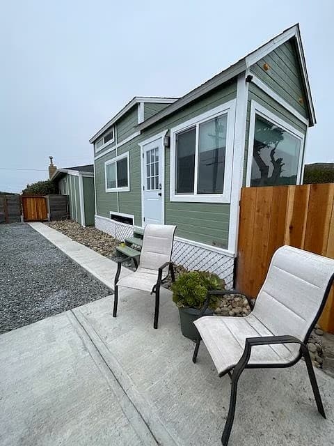 Cozy Ocean-View Tiny House Pacifica