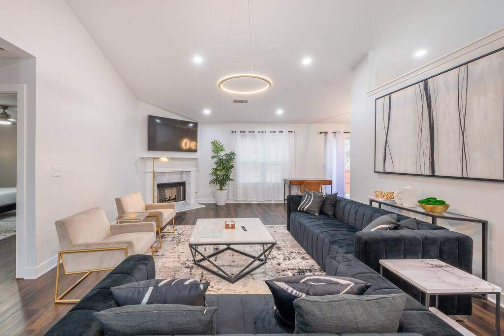 Chic Home in Downtown Lawrenceville