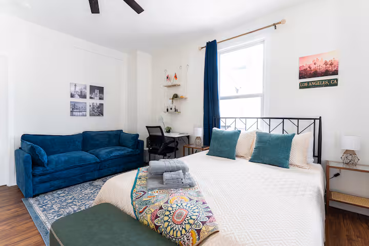Private Room w/ Own Entry + Fridge