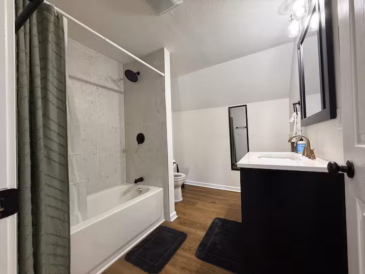 Massive Private Room Near Downtown 3