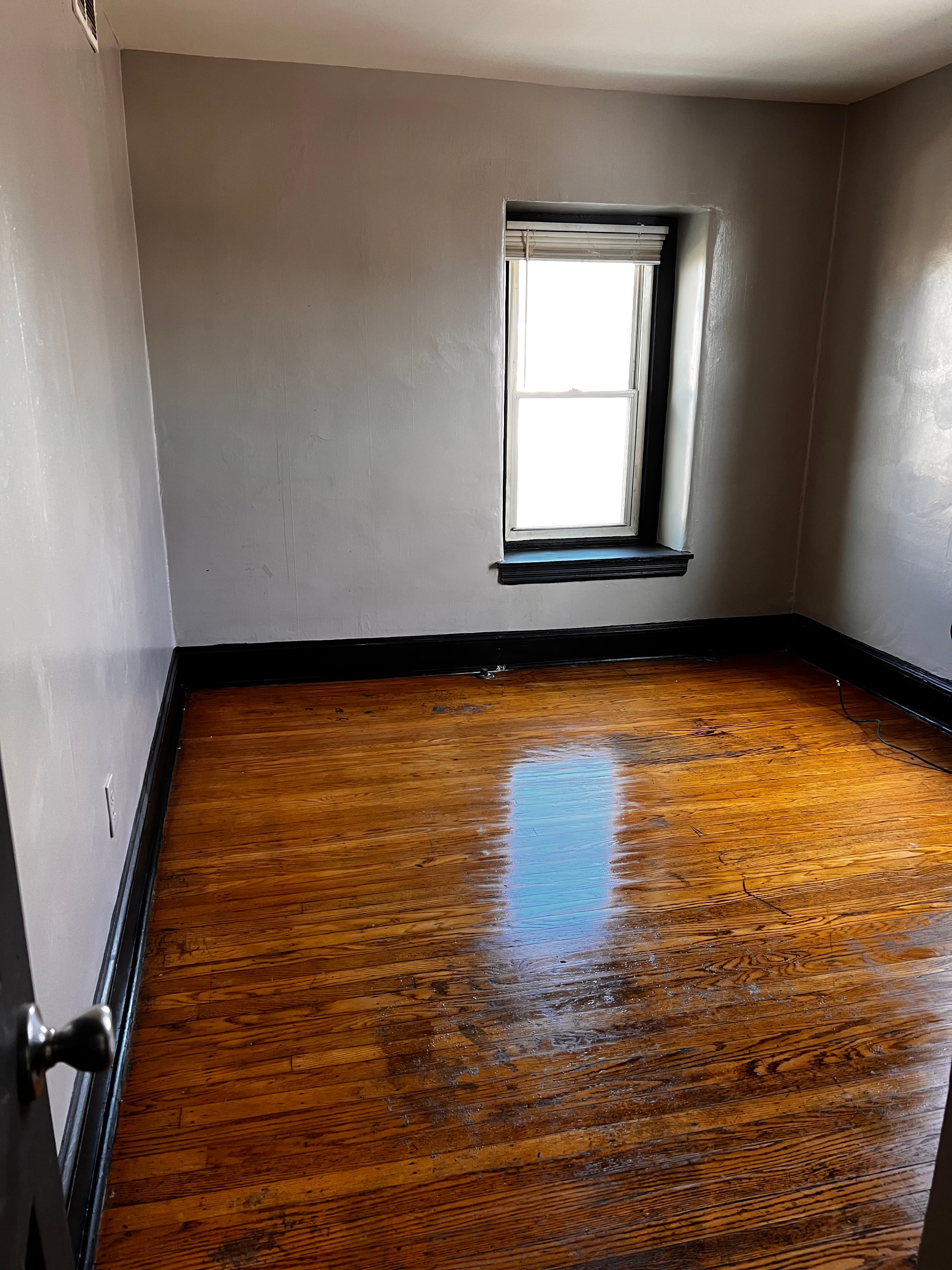 Olney 3rd fl Apt 4