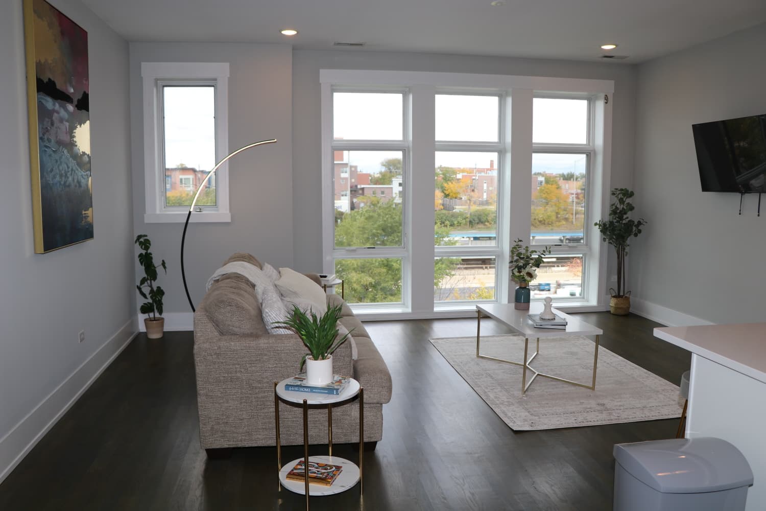 Exquisite Haven Near Downtown / UIC