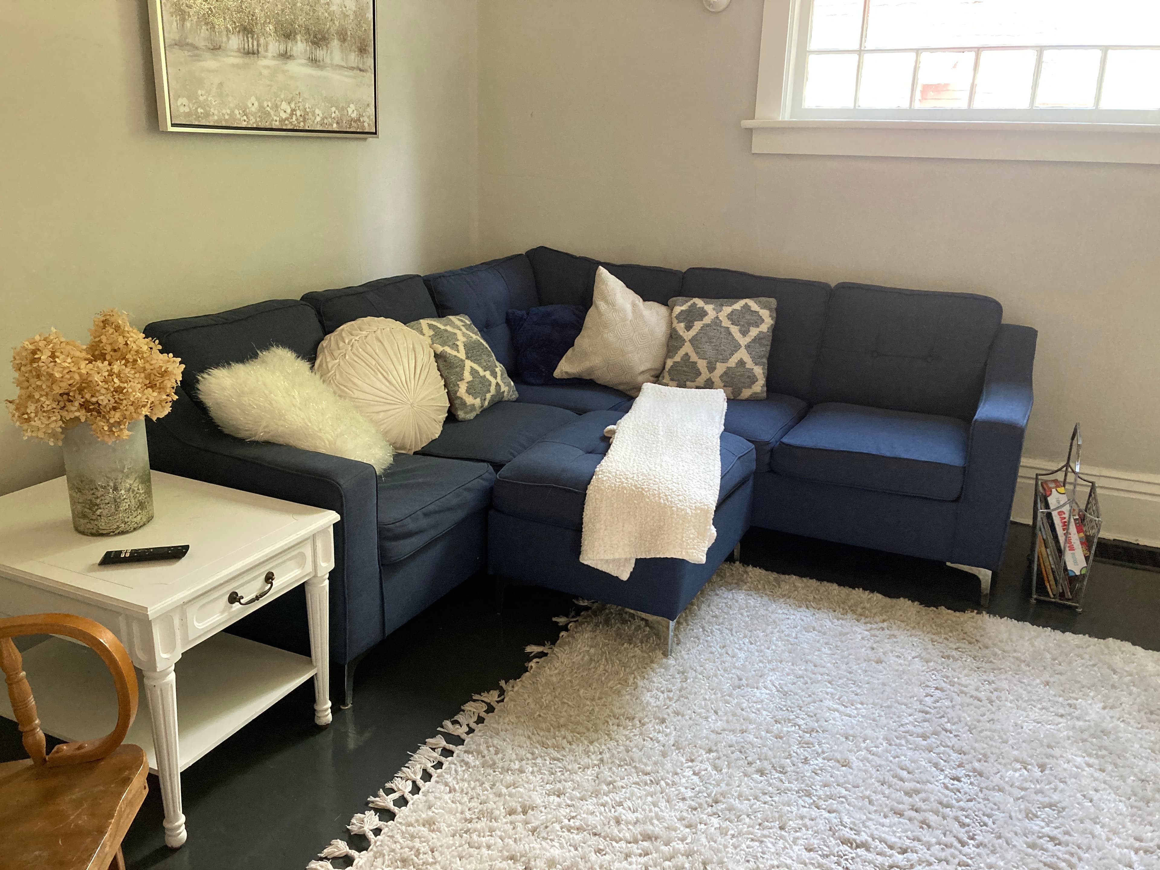 Walk to Hospitals! Charming Unit! 5
