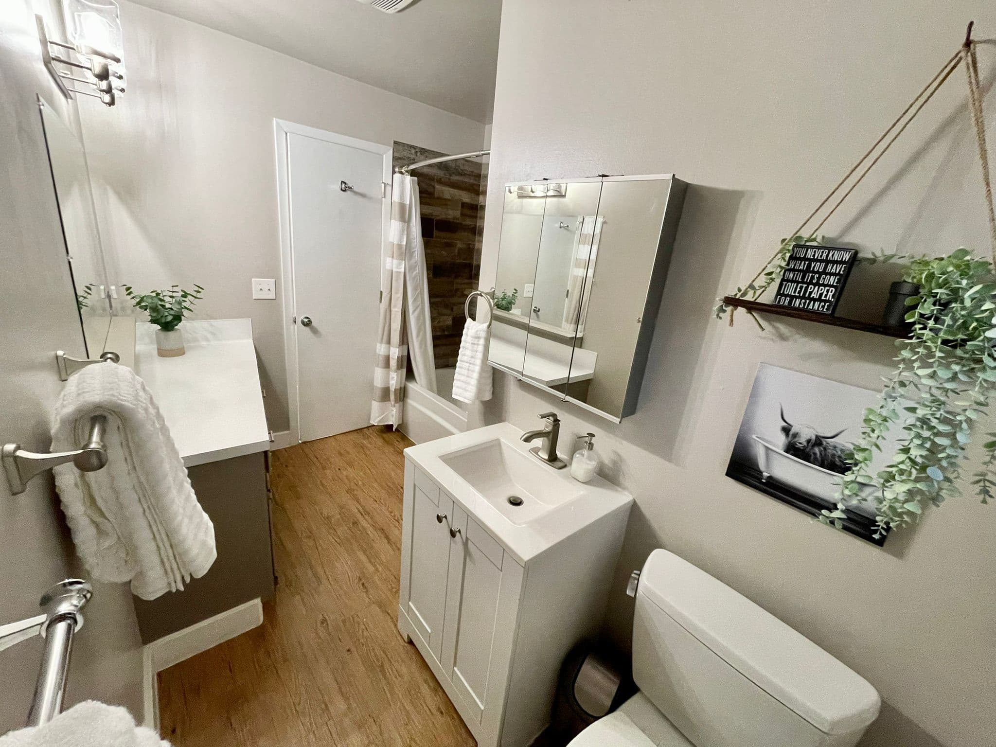 The Applewood Suite 4