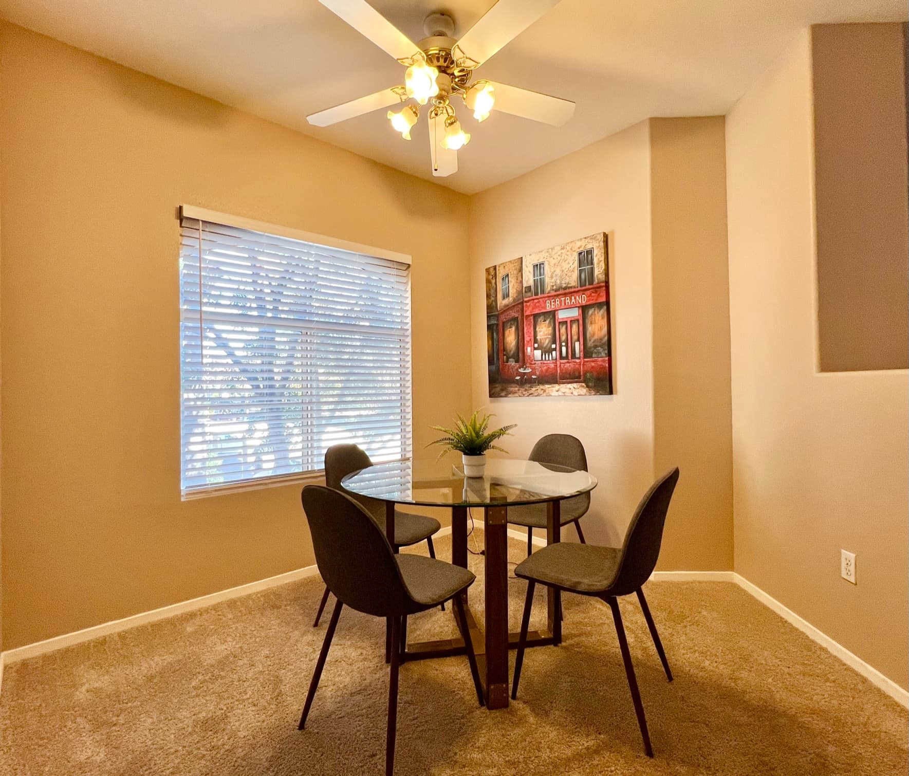 SPACIOUS 2 BEDROOM 2 BATH CONDO  4