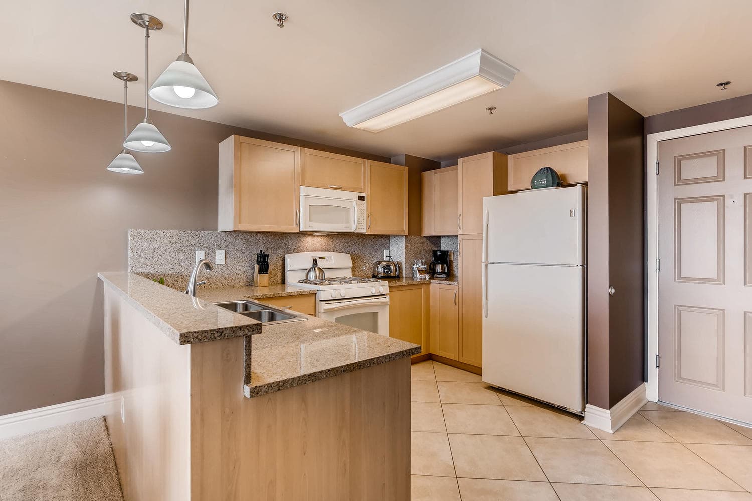 Opulent Ogden High Rise w Views 5