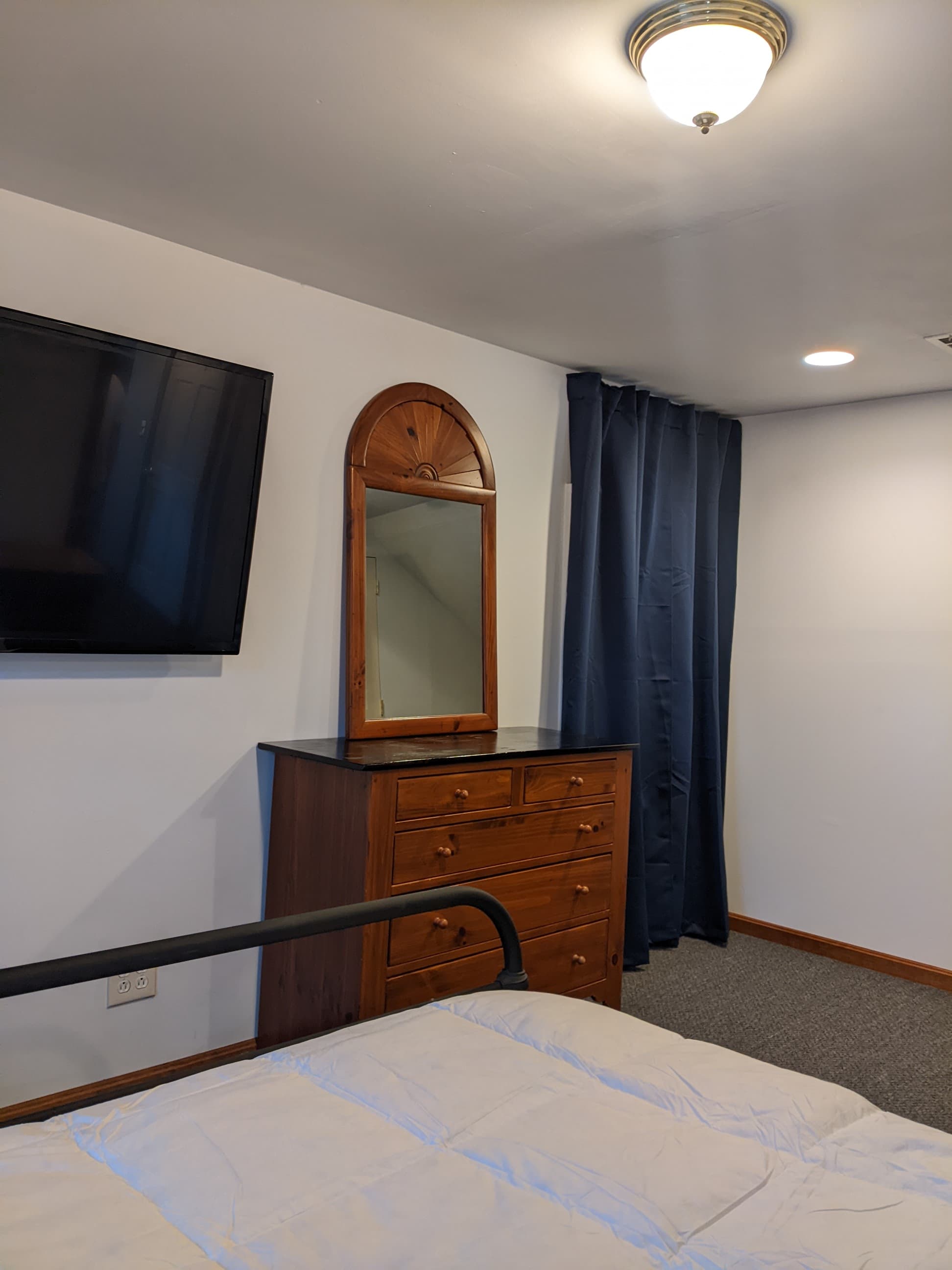 1 BR Furnished Nice Safe Quiet 3