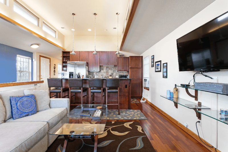 Lohi living with downtown views! 3