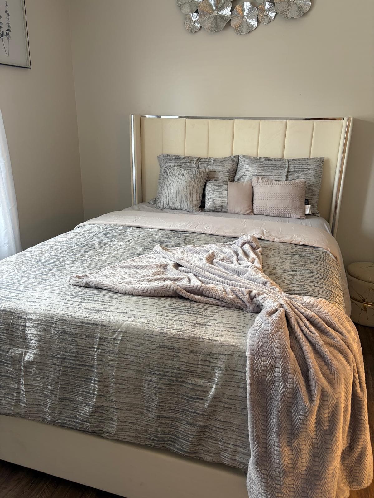     Cozy Private Furnished Room 5