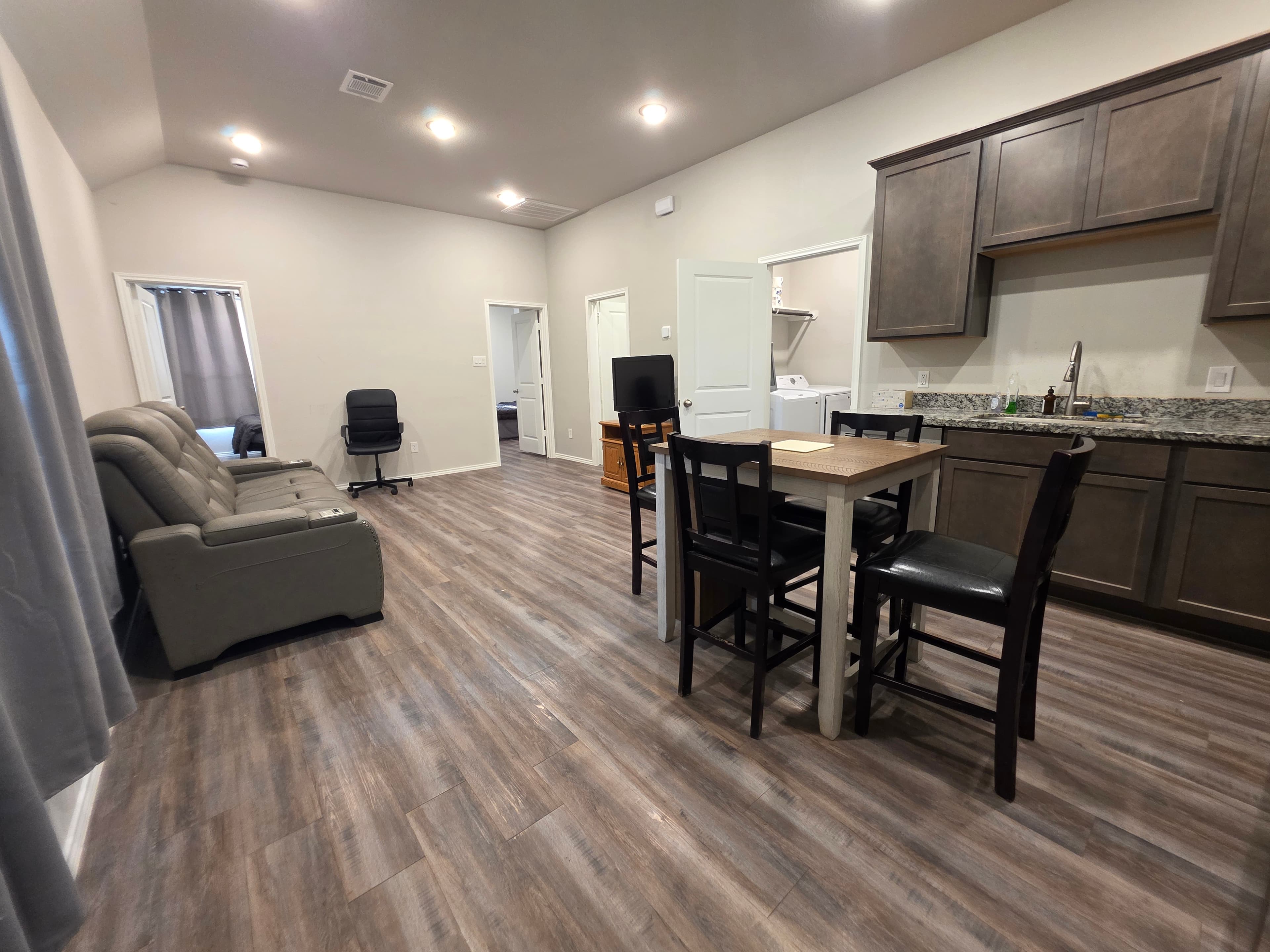 ​Lake Conroe Retreat: Peace & Fun