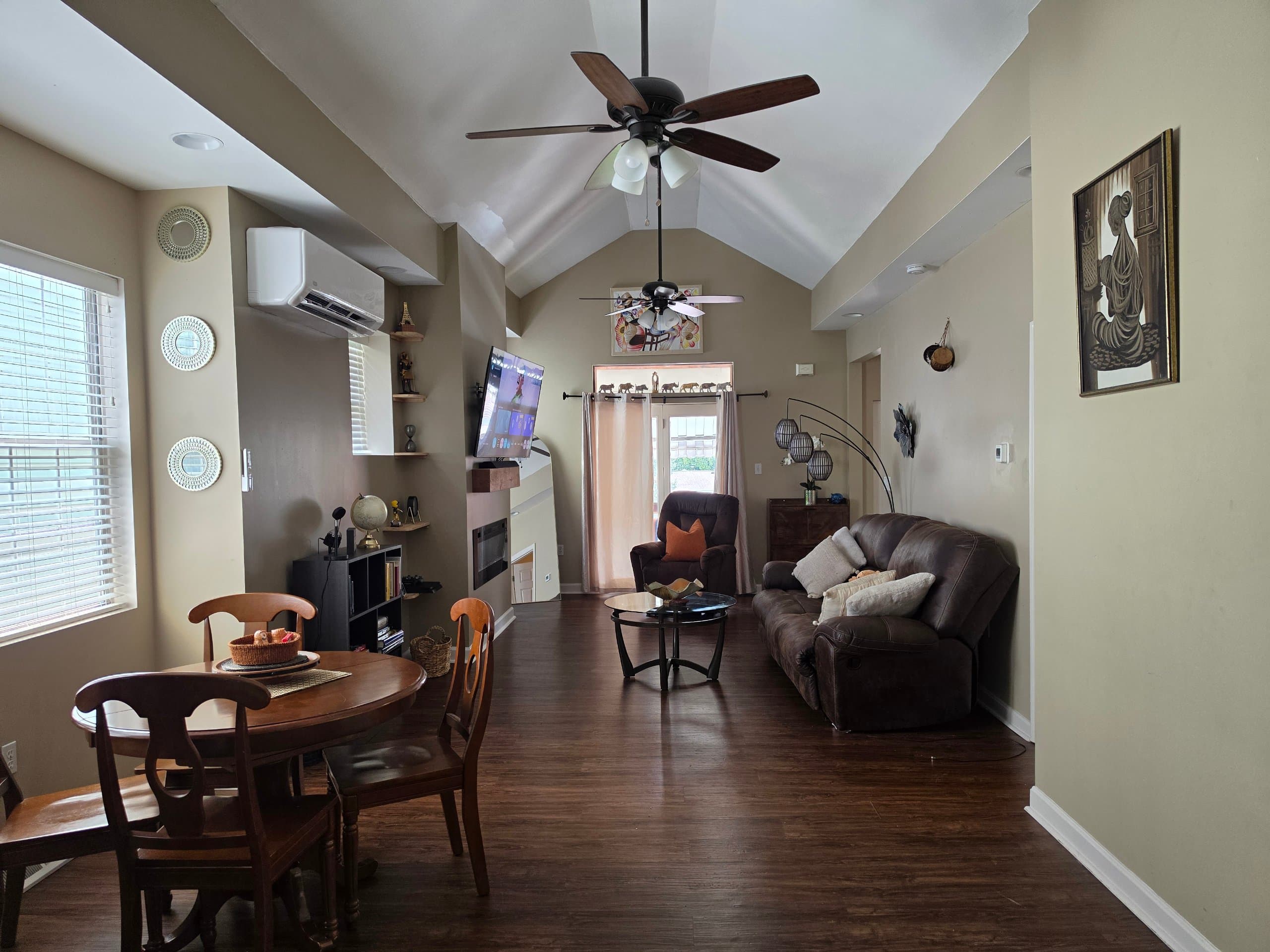 Bright & Airy 2BR | 2 Patios